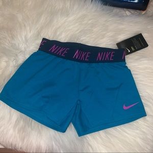 NWT 🐳 Girls Nike DRY Trophy Training Shorts • Small